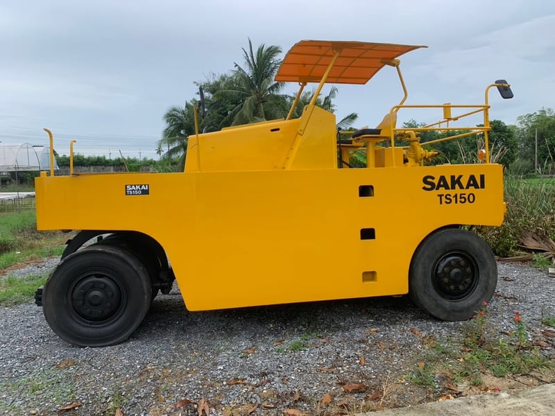 ขายรถบดล้อยาง9ล้อsakai ts150 ใช้งานดี มีทะเบียน ราคา499,000 บ.