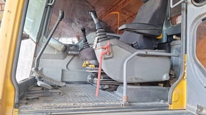 ขายรถแม็คโครvollvo 200 ใช้งานดี มีทะเบียน ราคาถูกกดีๆๆ399,000