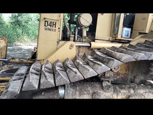 ขายรถแทรกเตอร์CAT D4H ตีนเป็ด ใบมีดสไล้ เกียร์ตัด ใช้งานดี ใบซื้อขายราคา390,000 ขายรถแทรกเตอร์CAT D4H ตีนเป็ด ใบมีดสไล้ เกียร์ตัด ใช้งานดี ใบซื้อขายราคา390,000