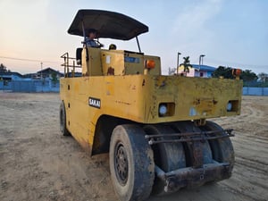 รถบดล้อยาง sakai ts150 ใช้งานดี มีทะเบียน ราคา499,000