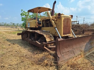 รถแทรกเตอร์CAT D6D ตีนไก่ มีลิปเปอร์ ใช้งานดีมากก ใบซื้อvาย ราคา800,000