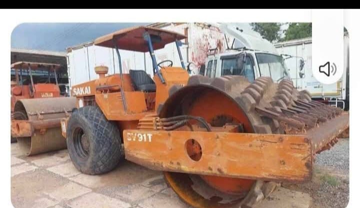 รถบดล้อหนาม sakai sv91t มีทะเบียน ใช้งานดี ราคา5.5แสน