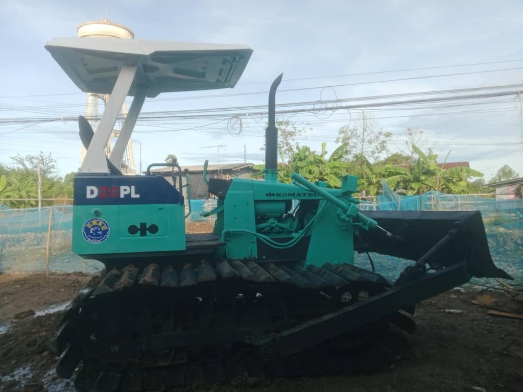 ขายรถแทรกเตอร์komatsu D20p-6 ตีนเป็ด ใบ70cm.ใช้งานดี ราคา2.4แสน