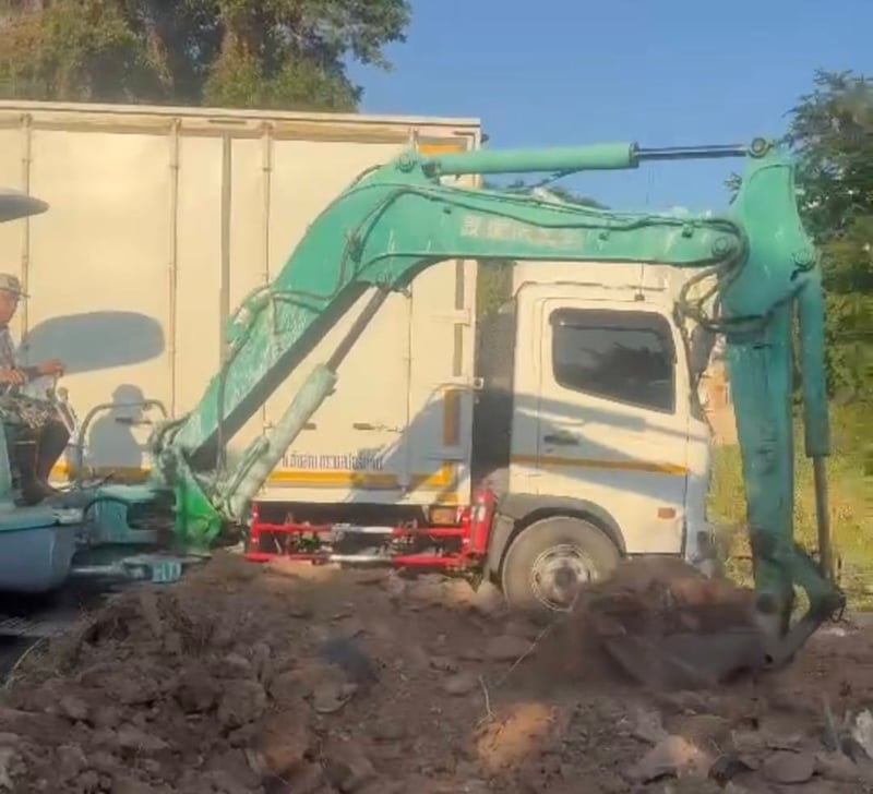 รถแม็คโครkobelco sk045 ใช้งานดี ใบซื้อvาย ราคา155,000 รถแม็คโครkobelco sk045 ใช้งานดี ใบซื้อvาย ราคา155,000