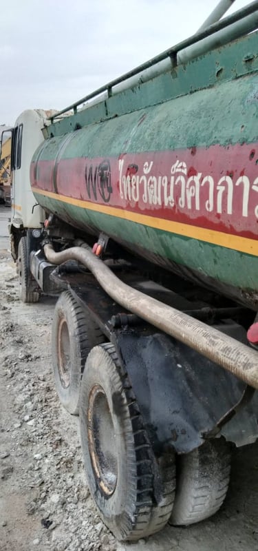 ขายรถน้ำ10ล้อhino 260แรง ek100 มีทะเบียน ใช้งานได้ ราคาถูกดๆๆ285,000