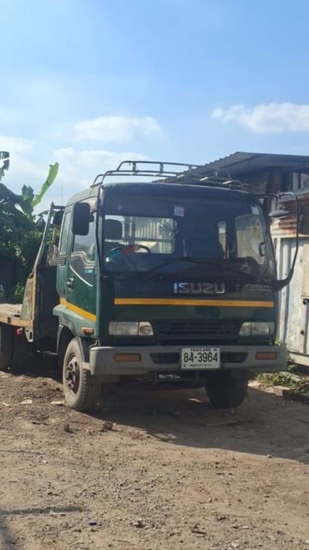 ขายรถ10ล้อเทเลอ isuzu 2เพลา 195แรง มีทะเบียน ใช้งานดี ราคา395,000
