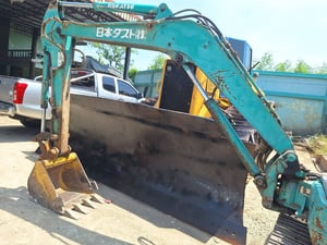 รถแม็คโครkomatsu pc35 mr-1 ใช้งานดี ใบซื้อvาย ราคา165,000 รถแม็คโครkomatsu pc35 mr-1 ใช้งานดี ใบซื้อvาย ราคา165,000