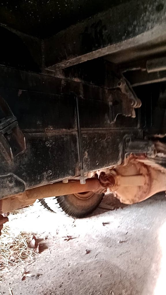 ขายรถ6ล้อดั้ม Hino 145แรง ใช้งานดี มีทะเบียน ราคา385,000 ขายรถ6ล้อดั้ม Hino 145แรง ใช้งานดี มีทะเบียน ราคา385,000