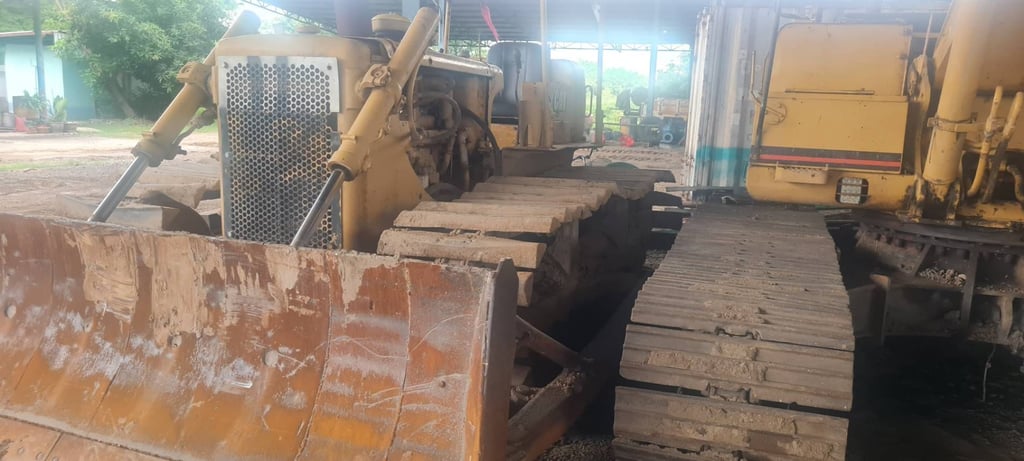 ขายรถแทรกเตอร์CAT D5D ตีนเป็ด ใช้งานได้ปกติ ราคา3.9แสน