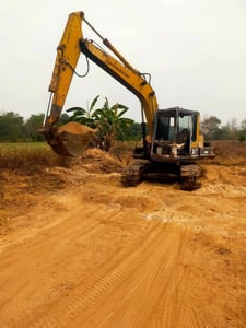 ขายรถแม็คโครkomatsu pc120-3 ใช้งานดี ราคา145,000