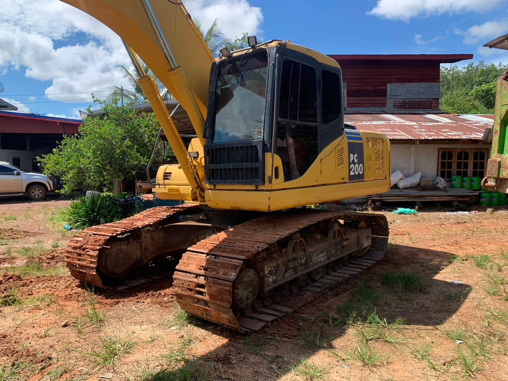 ขายรถแม็คโครkomatsu pc200-7 ใช้งานดี เล่มทะเบียน ราคา6.5แสน ขายรถแม็คโครkomatsu pc200-7 ใช้งานดี เล่มทะเบียน ราคา6.5แสน