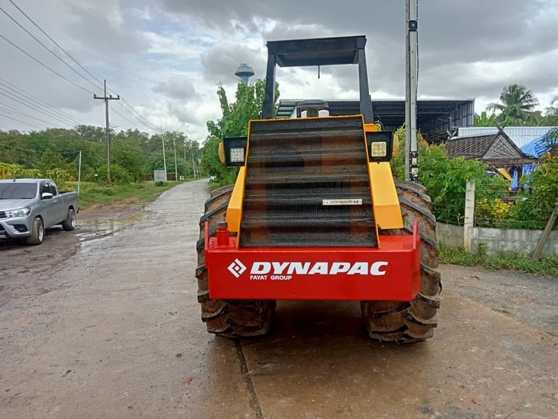 ขายรถบดล้อหนาม Dynapac ca251 ใช้งานได้ เล่มทะเบียน ราคา399,000