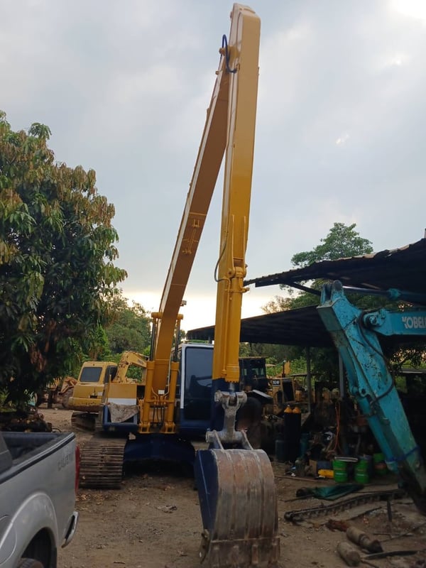 รถแม็คโครkomatsu pc120-5บูมยาว ใช้งานดี ใบซื้อvาย ราคาถูกดี3.7แสน