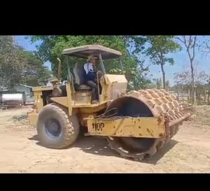 ขายรถบด10ตัน ล้อหนาม vibomag ใช้งานดี มีทะเบียน ราคา4.8