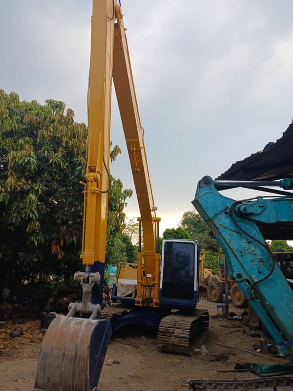 รถแม็คโครkomatsu pc120-5บูมยาว ใช้งานดี ใบซื้อvาย ราคาถูกดี3.7แสน