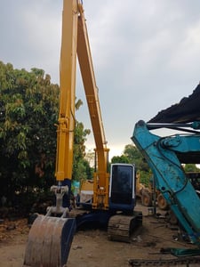 รถแม็คโครkomatsu pc120-5บูมยาว ใช้งานดี ใบซื้อvาย ราคาถูกดี3.7แสน