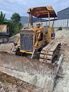 รถแทรกเตอร์komatsu D20p-3ตีนเป็ด ใช้งานดี ใบซื้อขาย ราคา135,000