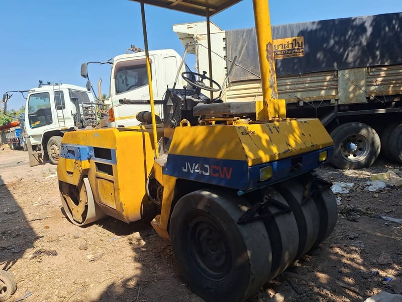 รถบด4ตัน สั่นสะทือน komatsu jv40 ใช้งานดี ใบซื้อขาย ราคา170,000