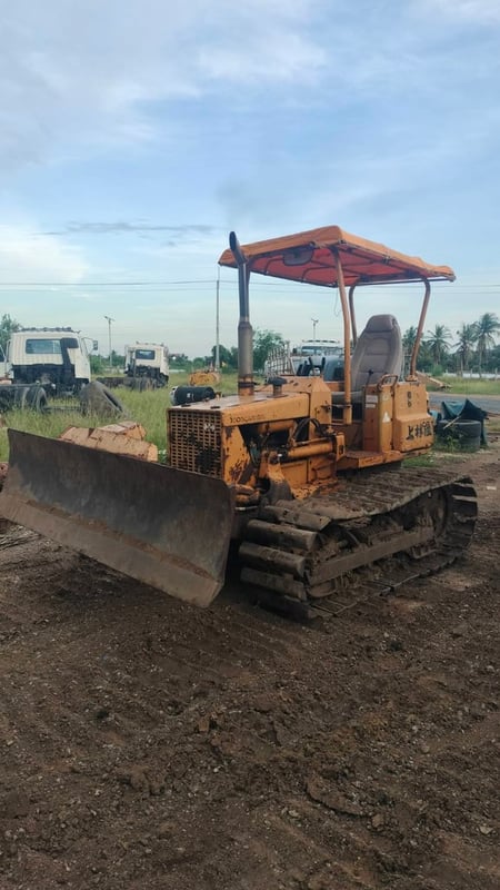 ขายแทรกเตอร์komatsu D20p-5 เก่าjapan ตีนเป็ด ใบมีดสไล้ ใช้งานดีมาก ราคาถูกดี170,000ไล้