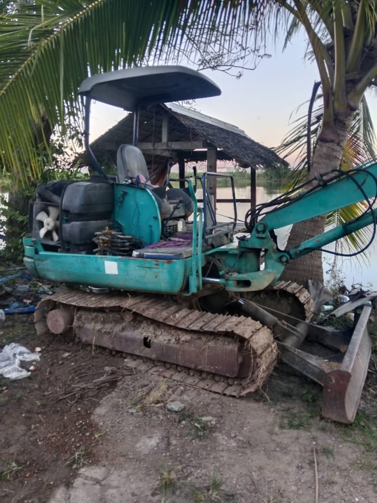 รถแม็คโครkomatsu pc35r-8 ใช้งานได้ปกติ ใบซื้อขายมราคาถูกดี160,000ดี