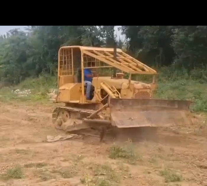 รถแทรกเตอร์CAT D4Eตีนไก่ ใช้งานได้ ใบซื้อvาย ราคาถูกดีๆๆ170,000