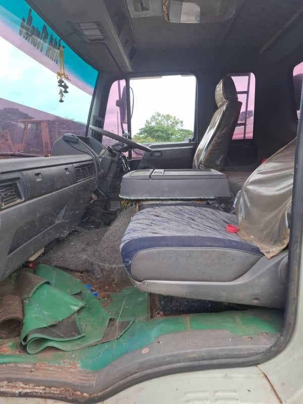 ขายรถบรรทุกน้ำ10ล้อ 2เพลา hino 195 มีทะเบียน ใช้งานดี ราคา3.5แสน