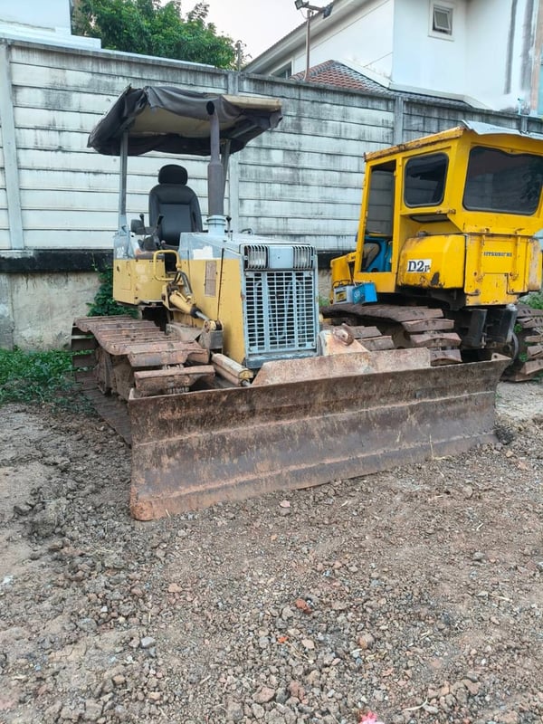 รถแทรกเตอร์komatsu D20p-7ตีนเป็ด ใบมีดสไล้ ใช้งานดี ราคาถูกดี 2.5แสน รถแทรกเตอร์komatsu D20p-7ตีนเป็ด ใบมีดสไล้ ใช้งานดี ราคาถูกดี 2.5แสน