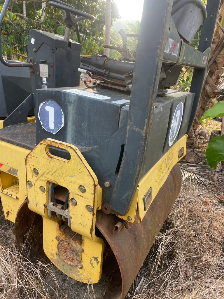ขายรถบดหน้าเหล็กหลังเหล็ก. BOMAG WB135 ใช้งานดี ใบซื้อขายราคา2.6แสน ขายรถบดหน้าเหล็กหลังเหล็ก. BOMAG WB135 ใช้งานดี ใบซื้อขายราคา2.6แสน