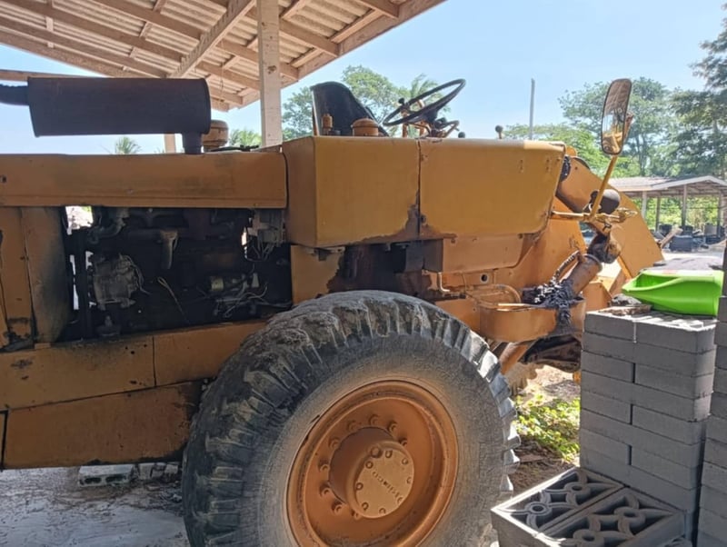 ขายรถตักล้อยางkomatsu jh30ใบซื้อขาย ใช้งานดี ราถูก 1 5แสน