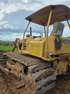 ขายรถ แทรกเตอร์CAT D4E  ใช้งานดี มาก ใบซื้อขาย ราคาถูกดี3.3แสน