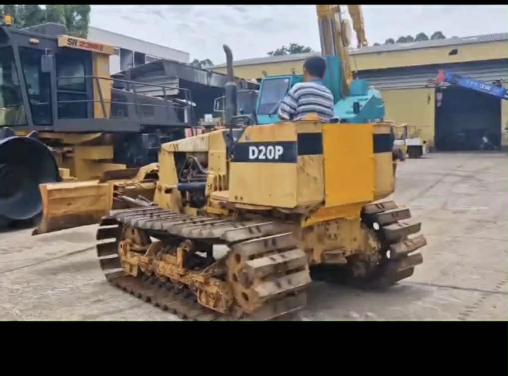 รถแทรกเตอร์komatsu D20p-6ตีนเป็ด ใช้งานดี ใบซื้อขาย ราคา2.5แสน รถแทรกเตอร์komatsu D20p-6ตีนเป็ด ใช้งานดี ใบซื้อขาย ราคา2.5แสน