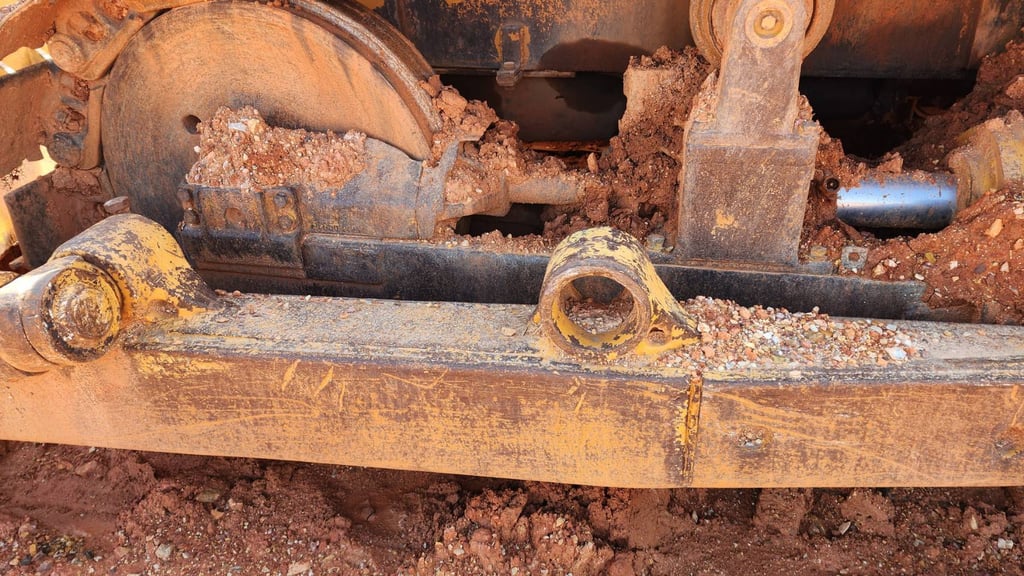 ขายรถแทรกเตอร์.komatsu D60A ตีนไก่ ใช้งานดี ราคา4.3แสน ขายรถแทรกเตอร์.komatsu D60A ตีนไก่ ใช้งานดี ราคา4.3แสน