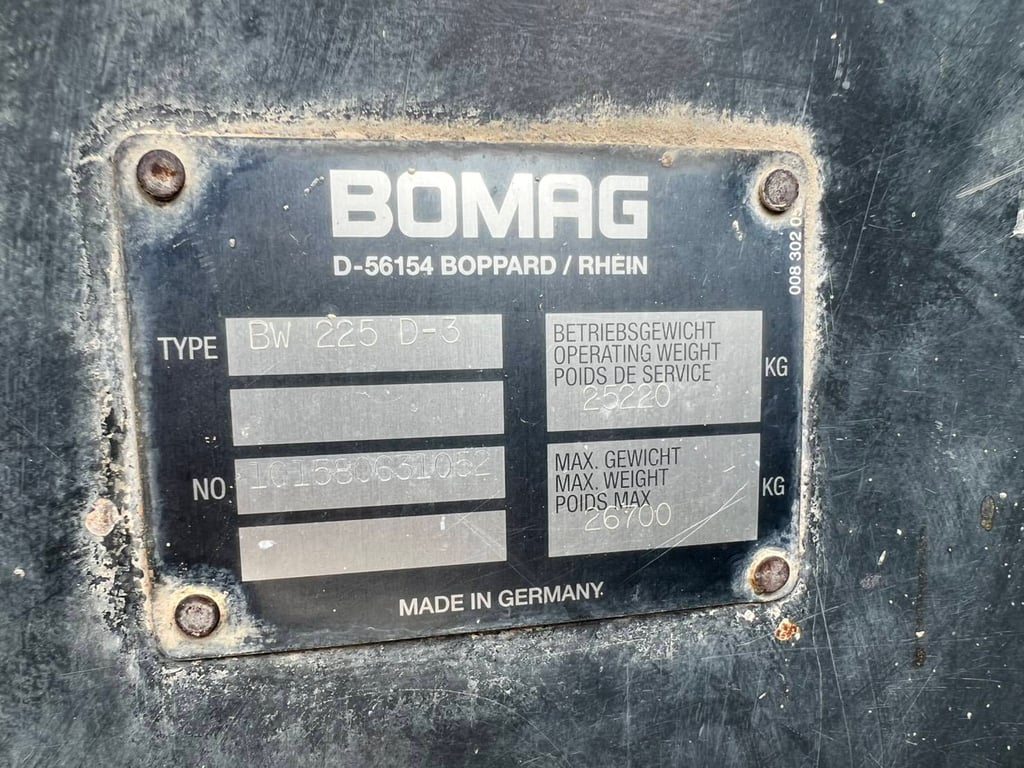 ขายรถบด25ตัน. Bomag BW225D-3ใช้งานได้ดี มีทะเบียน ราคา1,350,000
