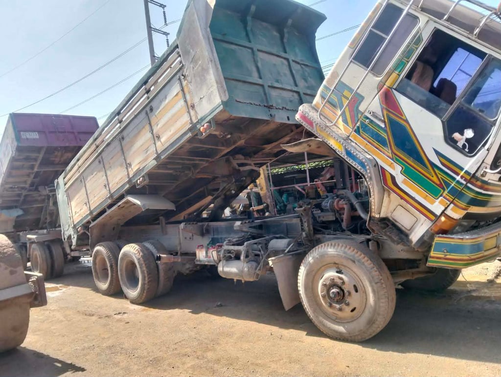 ขายรถ10ล้อพ่วงแม่ลูกดั้ม mitsubishi Fn527m-a23669 มีทะเบียน ใช้งานปกติ ราคาถูกดี4.5แสน ขายรถ10ล้อพ่วงแม่ลูกดั้ม mitsubishi Fn527m-a23669 มีทะเบียน ใช้งานปกติ ราคาถูกดี4.5แสน