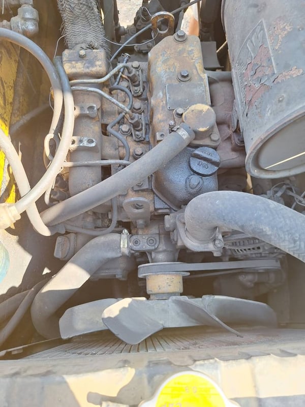 รถบด4ตัน สั่นสะทือน komatsu jv40 ใช้งานดี ใบซื้อขาย ราคา170,000