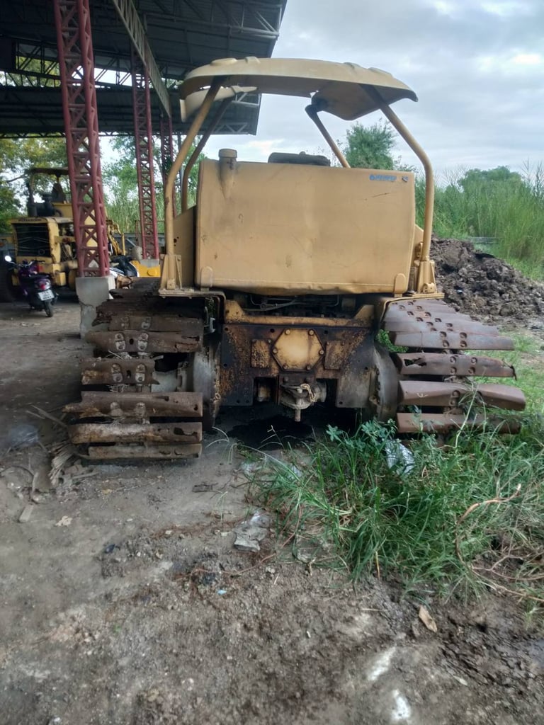 รถแทรกเตอร์CAT  D5B  10z ใช้งานปกติ ใบซื้อvาย ราคา299,000 รถแทรกเตอร์CAT  D5B  10z ใช้งานปกติ ใบซื้อvาย ราคา299,000
