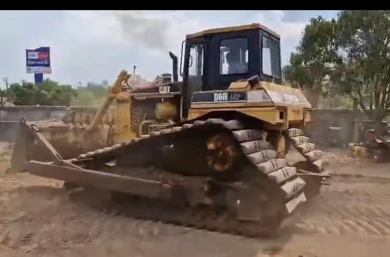 รถแทรกเตอร์cat D6R ตีนเป็ด มีทะเบียน ใช้งานดี ราคาถูดดีๆ1,350,000 รถแทรกเตอร์cat D6R ตีนเป็ด มีทะเบียน ใช้งานดี ราคาถูดดีๆ1,350,000
