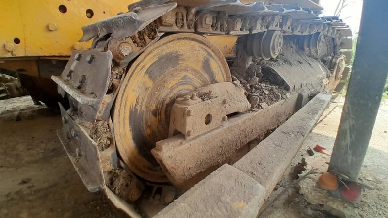 รถแทรกเตอร์cat D5D ตีนไก่ ใช้งานดี ใบซื้อขายราคา 299,000