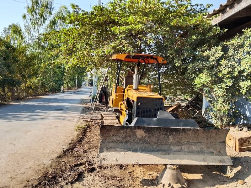 ขายรถแทรกเตอร์ komatsu D20p-5ตีนไก่ ใบมีดสไล้ ราคา155,000