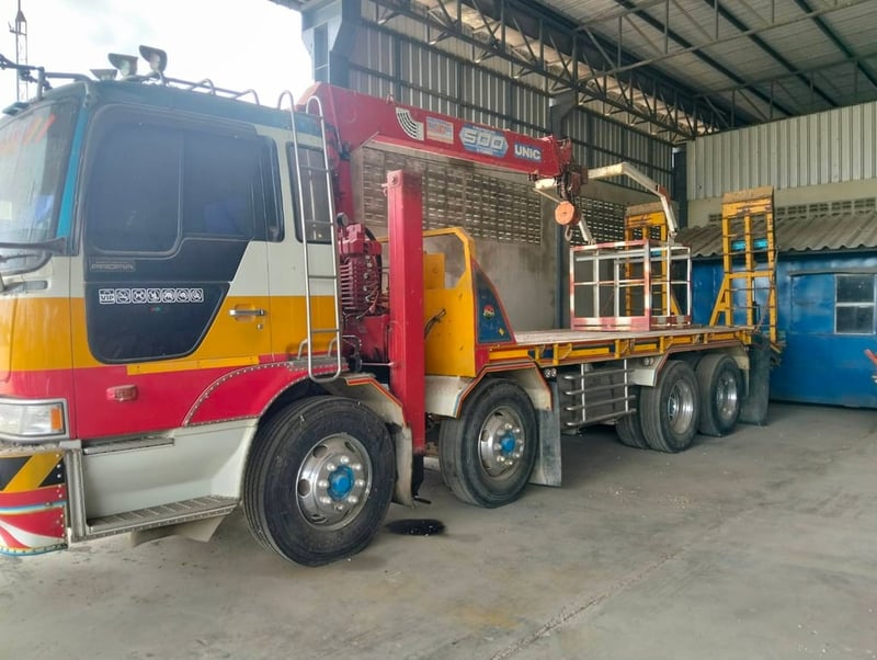 ขายรถ12ล้อติดเครน 5ตัน hino fn2pwe 325แรง ใช้งานดีมาก มีเล่มทะเบียน ราคาถูกดี1.2ล.บาท