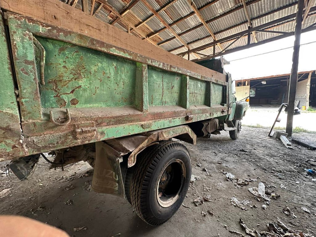 รถ6ล้อดั้มisuzu 175แรง ใช้งานได้ปกติ มี้ล่มทะเบียน ราคา139,000 รถ6ล้อดั้มisuzu 175แรง ใช้งานได้ปกติ มี้ล่มทะเบียน ราคา139,000