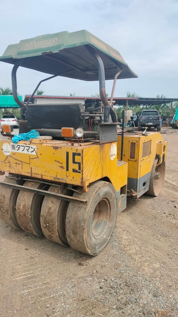 ขายรถบด4ตัน sakai 4ton ใช้งานได้ดี ใบซื้อขาย ราคาถูกดี 299,0000