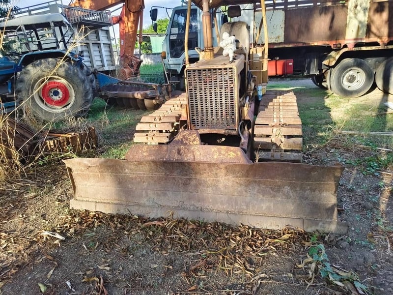รถแทรกเตอร์komatsu D20p-5ตีนเป็ด ใบมีดสไล้ ใช้งานดีราคา155,000 รถแทรกเตอร์komatsu D20p-5ตีนเป็ด ใบมีดสไล้ ใช้งานดีราคา155,000