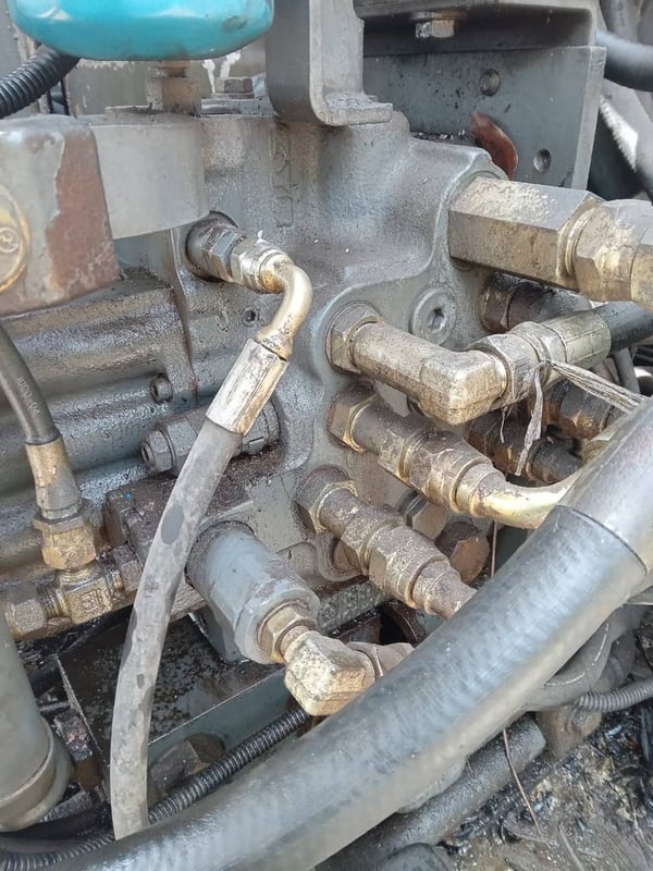 ขายรถแม็คโครkomatsu pc75u ใช้งารดี ใบซืเอขาย ราคา2.6แสน