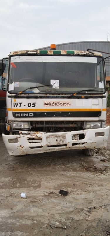 ขายรถน้ำ10ล้อhino 260แรง ek100 มีทะเบียน ใช้งานได้ ราคาถูกดๆๆ285,000