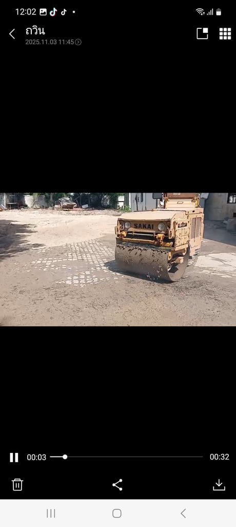 ขายรถบดหน้าเหล็กหลังยาง4ตันsakai ใช้งานดี ใบซื้อขาย ราคา199,000