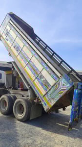 ขายรถ10ล้อ2เพลาmitsubishi 220แรง ใช้งานดี มีทะเบียน ราคา5.7แสน