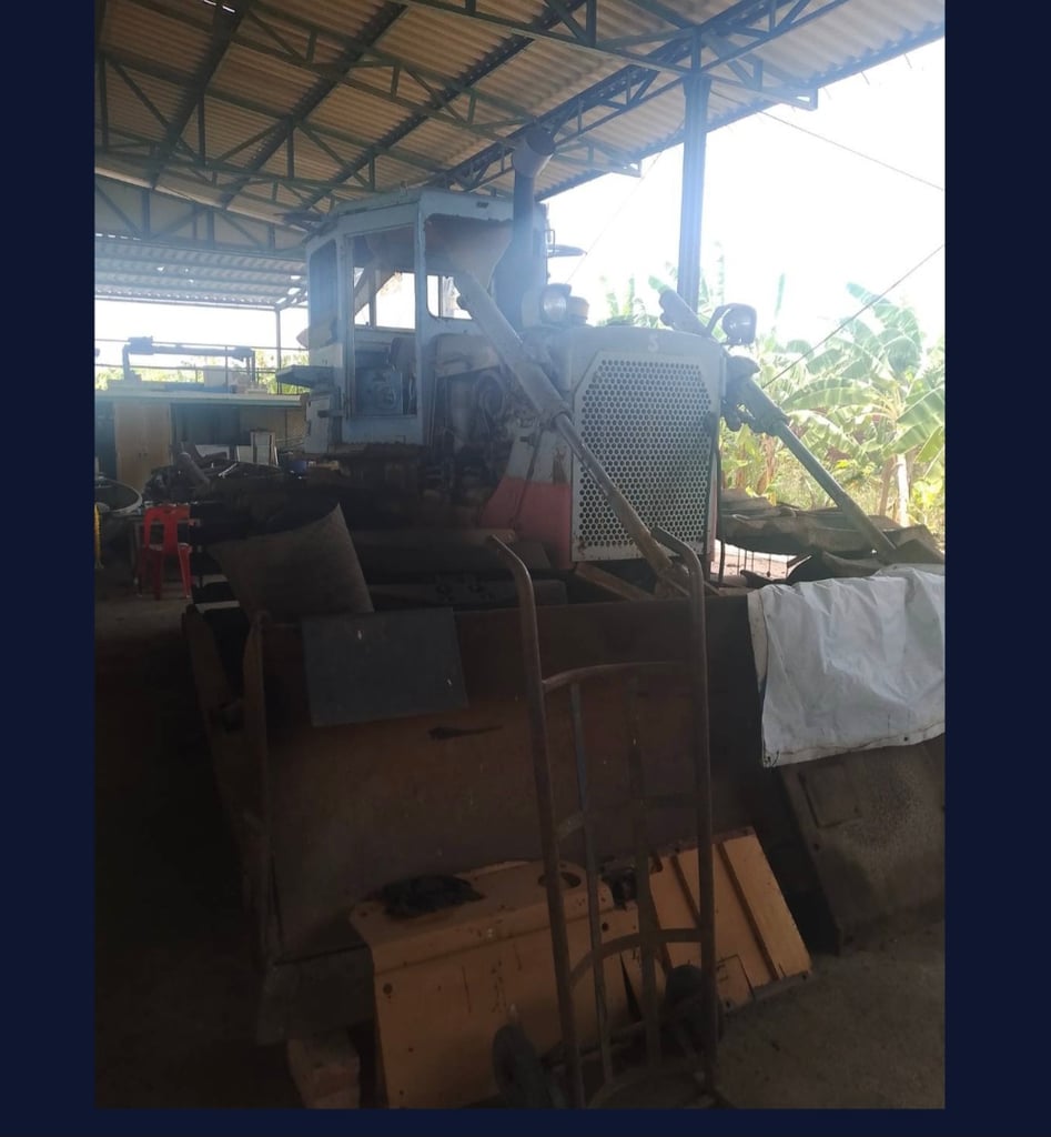 ขายรถแทรกเตอร์CAT D6D ตีนเป็ด เก่า japan ใบซื้อvาย ราคาถูกดี595,000