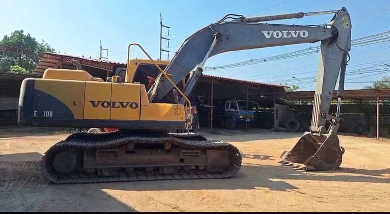 ขายรถแม็คโครvollvo 200 ใช้งานดี มีทะเบียน ราคาถูกกดีๆๆ399,000