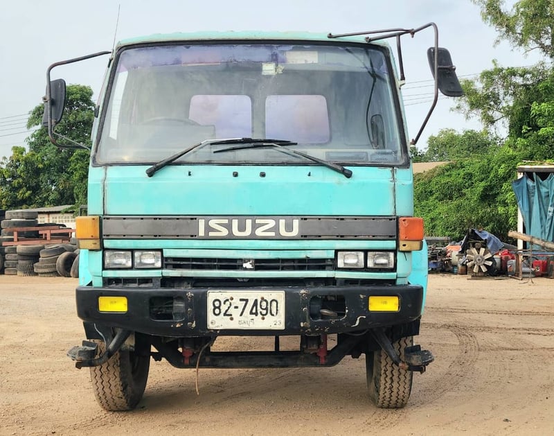 รถ10ล้อน้ำisuzu 195แรง ใช้งานดี มีทะเบียน ราคา4.3แสน